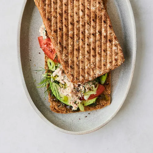 een tonijn sandwich